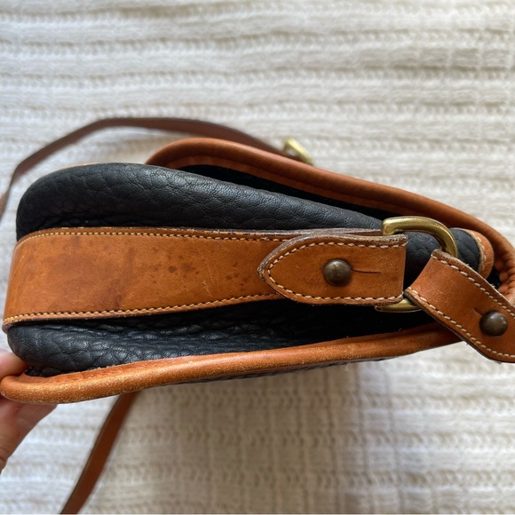 Vintage Dooney & Bourke Leather Crossbody - Picture 8 of 11